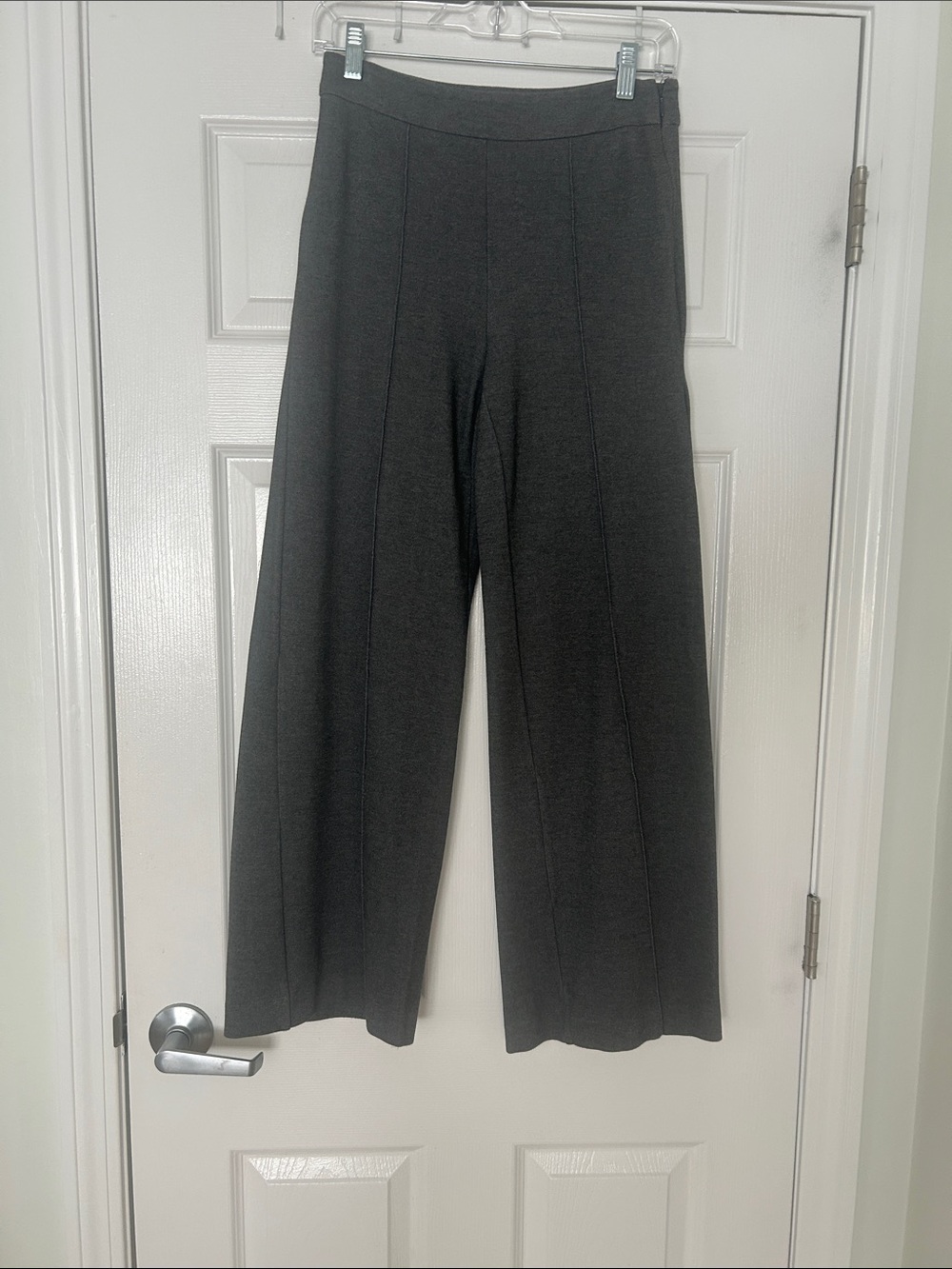 Ann Taylor Charcoal Wide Leg Ponte Pants size 0.